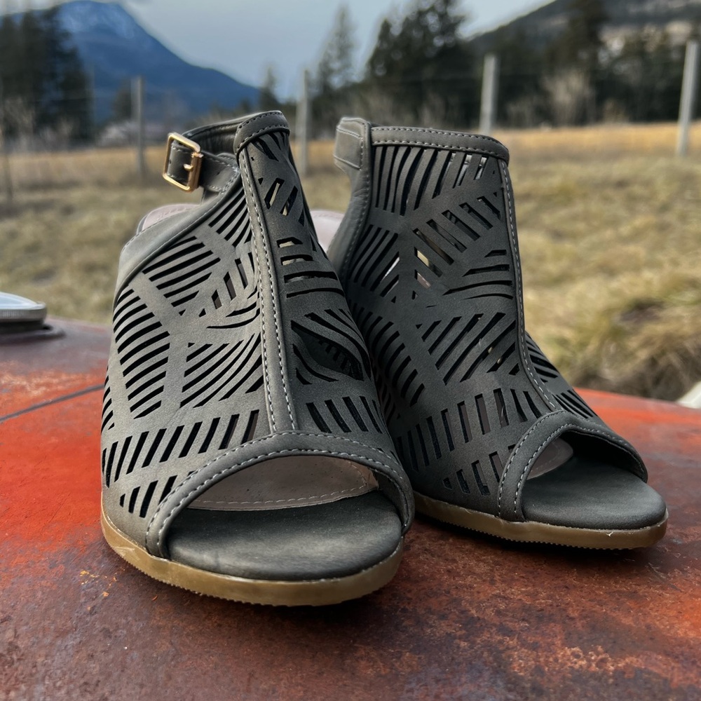 Top Moda Sage Green Cut-Out Peep Toe Heeled Bootie Sandals – Size 7 – 3.5” Heel